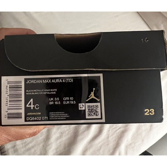 Nike Jordan Max Aura 4 University Black And Gold TD Size 4c -New in Box - Picture 10 of 10